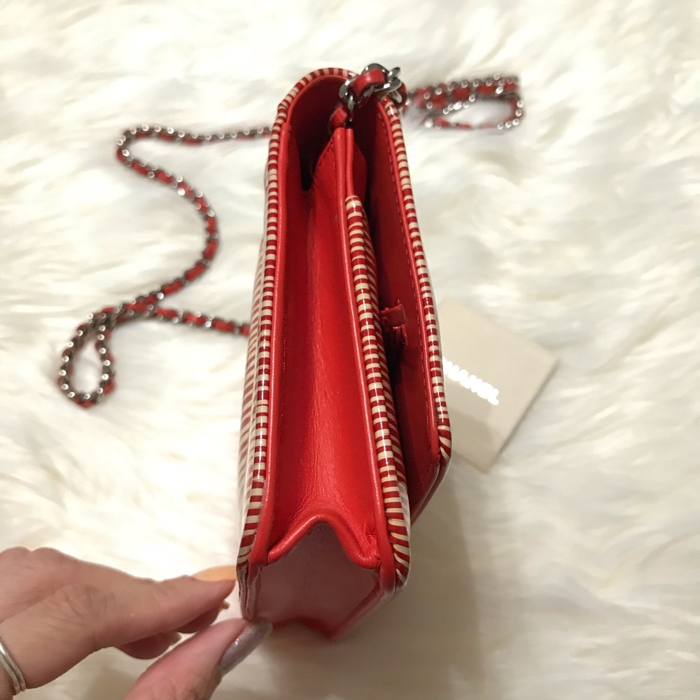 {CHANEL} ULTRA RARE Red Stripes Patent WOC - Picture 8 of 9